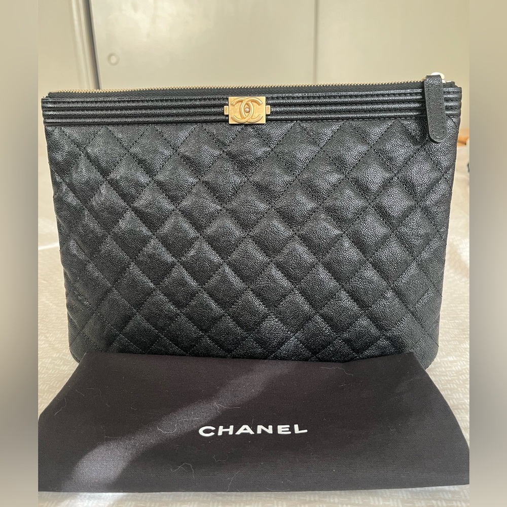 Chanel Medium Boy O’case - Picture 11 of 11